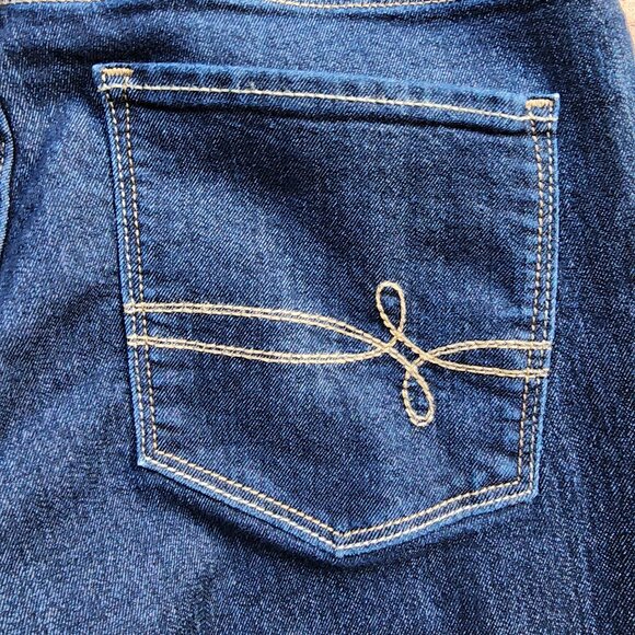 Denizen from Levi's Dark Wash Modern Bootcut Jeans Size 6 - Picture 16 of 16